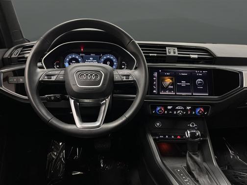 2024 Audi Q3 45 S line Premium Plus