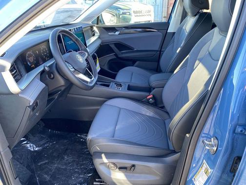 2025 Volkswagen Tiguan 2.0T SE 4MOTION