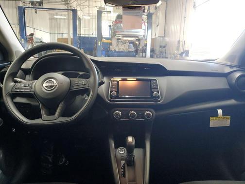 2025 Nissan Kicks S