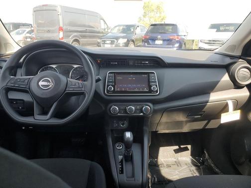 2025 Nissan Kicks S