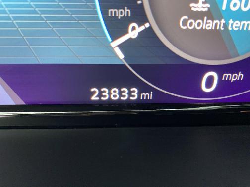 2024 Volkswagen Atlas Cross Sport 2.0T SE w/Technology 4MOTION