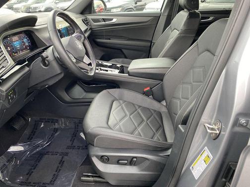 2024 Volkswagen Atlas Cross Sport 2.0T SE w/Technology 4MOTION