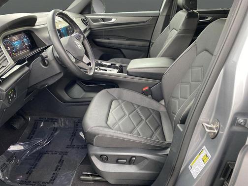 2024 Volkswagen Atlas Cross Sport 2.0T SE w/Technology 4MOTION