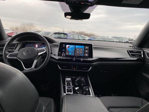 2024 Volkswagen Atlas Cross Sport 2.0T SE w/Technology 4MOTION