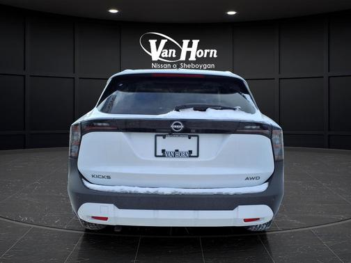 2026 Nissan Kicks SV