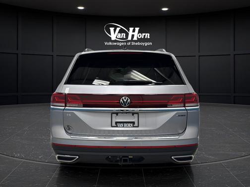 Silver Mist Metallic 2024 Volkswagen Atlas 2.0T SE w/Technology 4MOTION