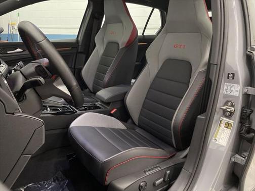 2024 Volkswagen Golf GTI 2.0T SE DSG