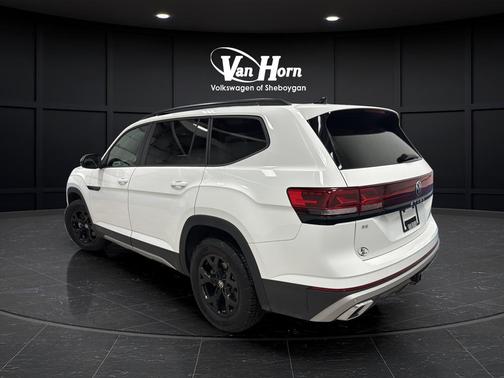 2024 Volkswagen Atlas 2.0T SE w/Technology 4MOTION