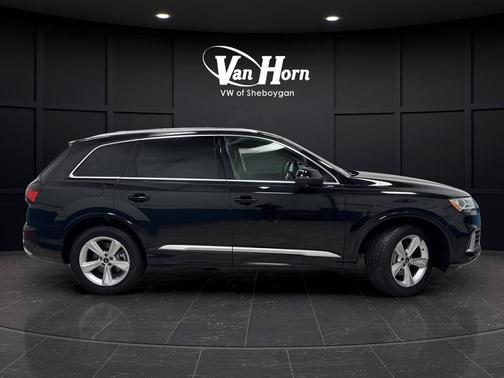2023 Audi Q7 45 Premium
