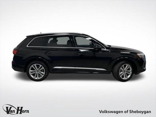 2025 Audi Q7 55 Premium