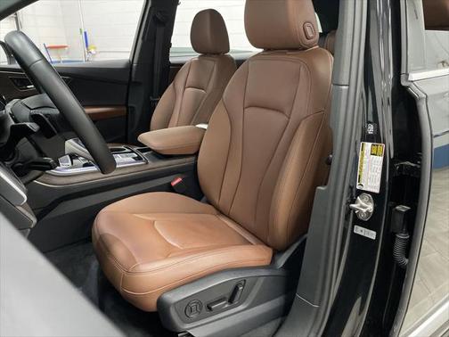 2025 Audi Q7 55 Premium