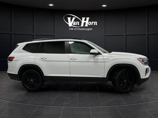 2024 Volkswagen Atlas 2.0T SE w/Technology 4MOTION