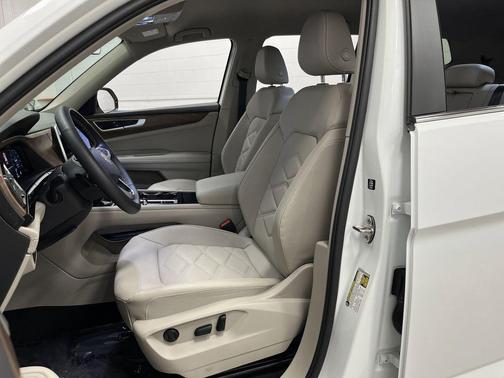 2024 Volkswagen Atlas 2.0T SE w/Technology 4MOTION