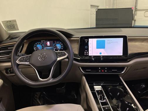 2024 Volkswagen Atlas 2.0T SE w/Technology 4MOTION