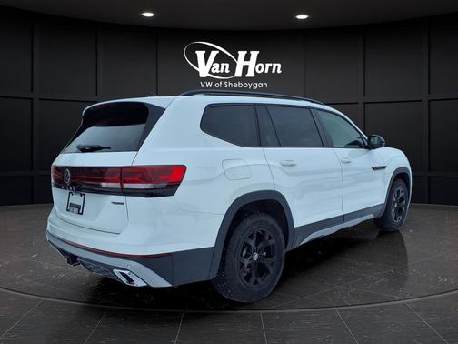 2024 Volkswagen Atlas 2.0T SE w/Technology 4MOTION