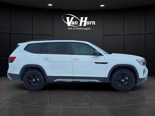 2024 Volkswagen Atlas 2.0T SE w/Technology 4MOTION