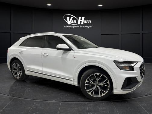 Glacier White Metallic 2023 Audi Q8 55 Premium Plus