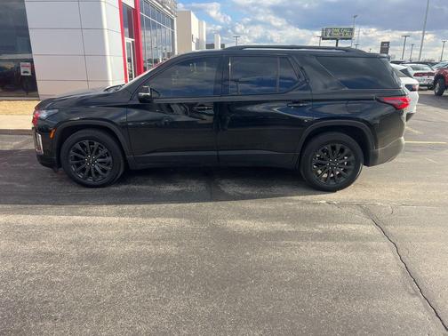 Mosaic Black Metallic 2023 Chevrolet Traverse RS
