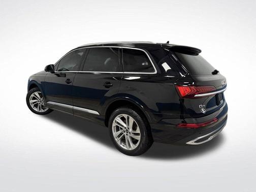 2023 Audi Q7 55 Premium Plus