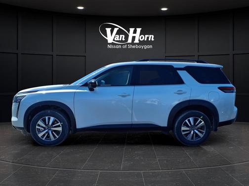 Everest White Pearl Tricoat 2026 Nissan Pathfinder SL