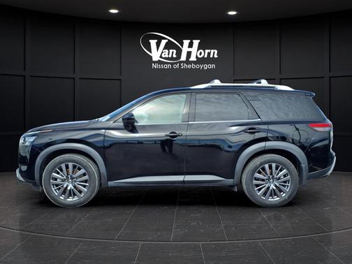 2022 Nissan Pathfinder SL 2WD
