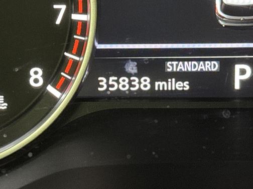 2022 Nissan Pathfinder SL 2WD