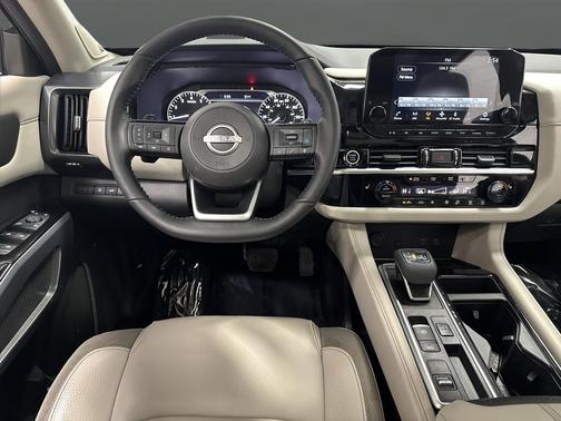 2022 Nissan Pathfinder SL 2WD