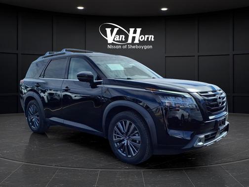2022 Nissan Pathfinder SL 2WD