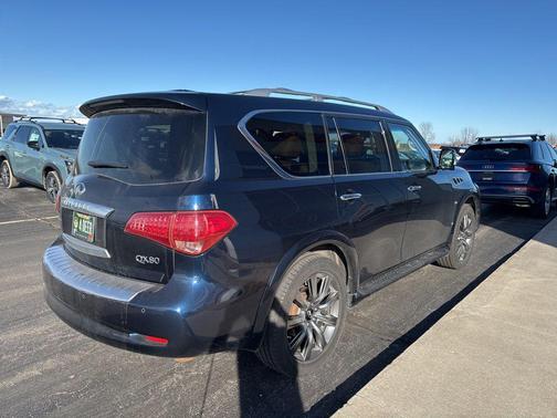 2017 INFINITI QX80 Signature Edition