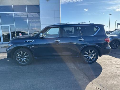2017 INFINITI QX80 Signature Edition