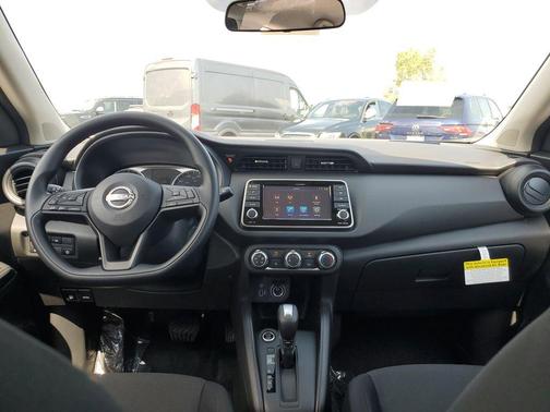 2025 Nissan Kicks S