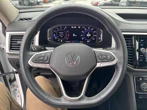2022 Volkswagen Atlas 3.6L SE w/Technology