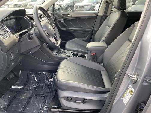 2024 Volkswagen Tiguan 2.0T SE 4MOTION
