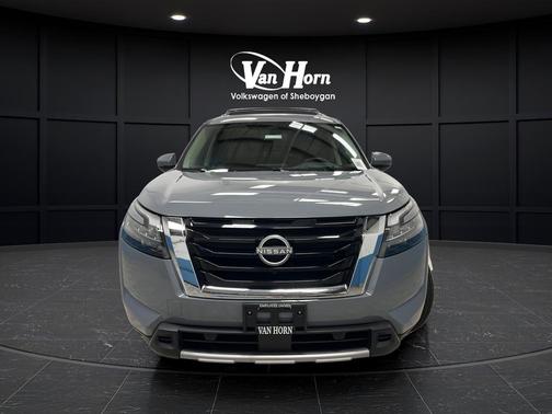 Boulder Gray Pearl 2025 Nissan Pathfinder Platinum 4WD