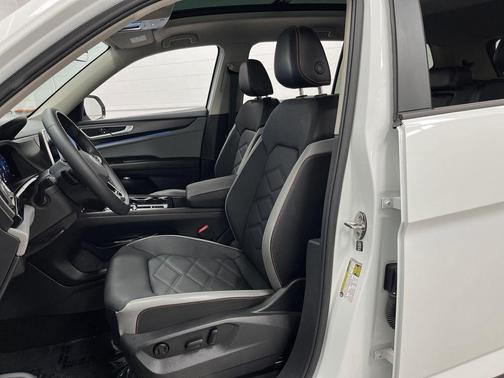 2024 Volkswagen Atlas 2.0T SE w/Technology 4MOTION