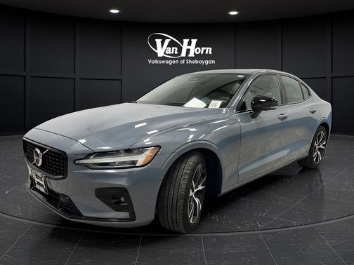Gray 2024 Volvo S60 B5 Plus Dark Theme