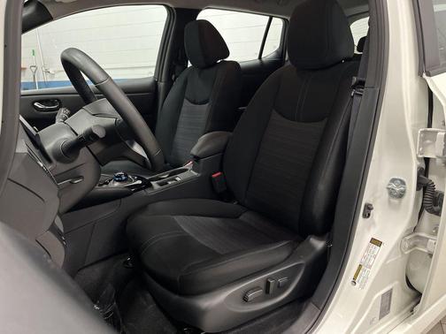2025 Nissan Leaf SV PLUS