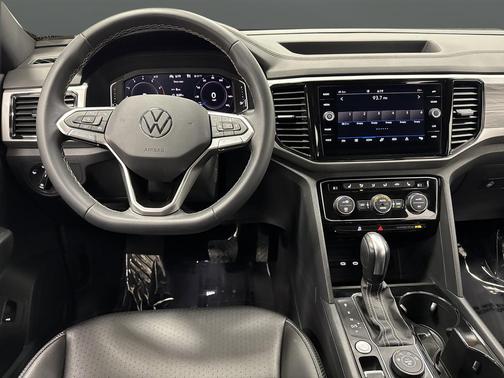 2023 Volkswagen Atlas Cross Sport 2.0T SE w/Technology 4MOTION
