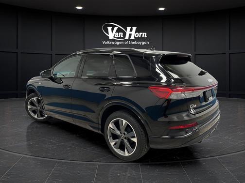 Mythos Black Metallic 2023 Audi Q4 e-tron Premium 50 quattro
