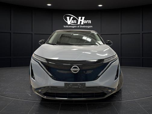 Boulder Gray Pearl/Black Diamond Pearl 2023 Nissan ARIYA PLATINUM+