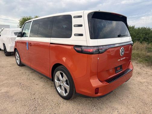 2025 Volkswagen ID. Buzz Pro S Plus with 4MOTION