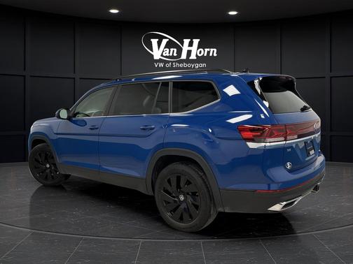 2025 Volkswagen Atlas 2.0T SE w/Technology 4MOTION