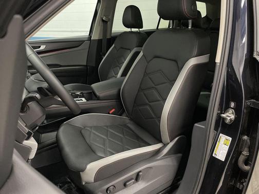2024 Volkswagen Atlas 2.0T SE w/Technology 4MOTION