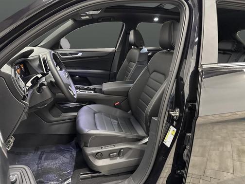 2024 Volkswagen Atlas Cross Sport 2.0T SEL