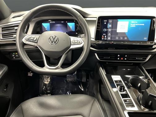 2025 Volkswagen Atlas Cross Sport 2.0T SE w/Technology 4MOTION