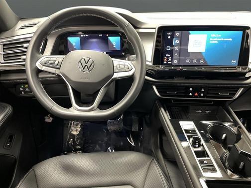 2025 Volkswagen Atlas Cross Sport 2.0T SE w/Technology 4MOTION