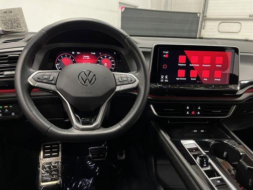 2024 Volkswagen Atlas Cross Sport 2.0T SEL Premium