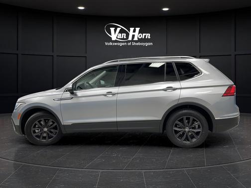 Pyrite Silver Metallic 2024 Volkswagen Tiguan 2.0T SE 4MOTION