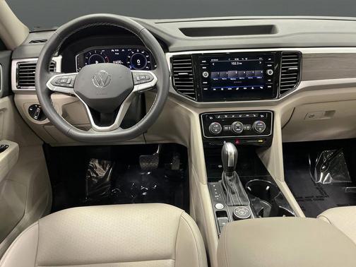 2022 Volkswagen Atlas 3.6L SE w/Technology