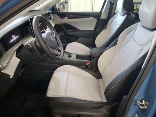 2025 Volkswagen Tiguan 2.0T SE 4MOTION